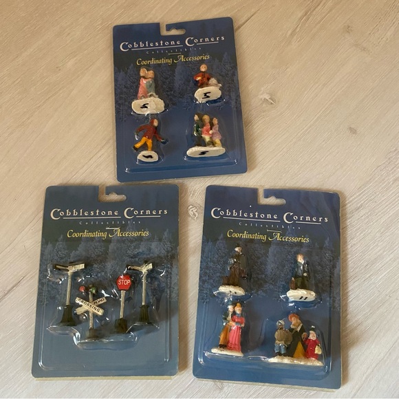 Lot of 3 Cobblestone Corners Accessory Sets – 12-Piece Christmas Village Scene - Picture 1 of 8